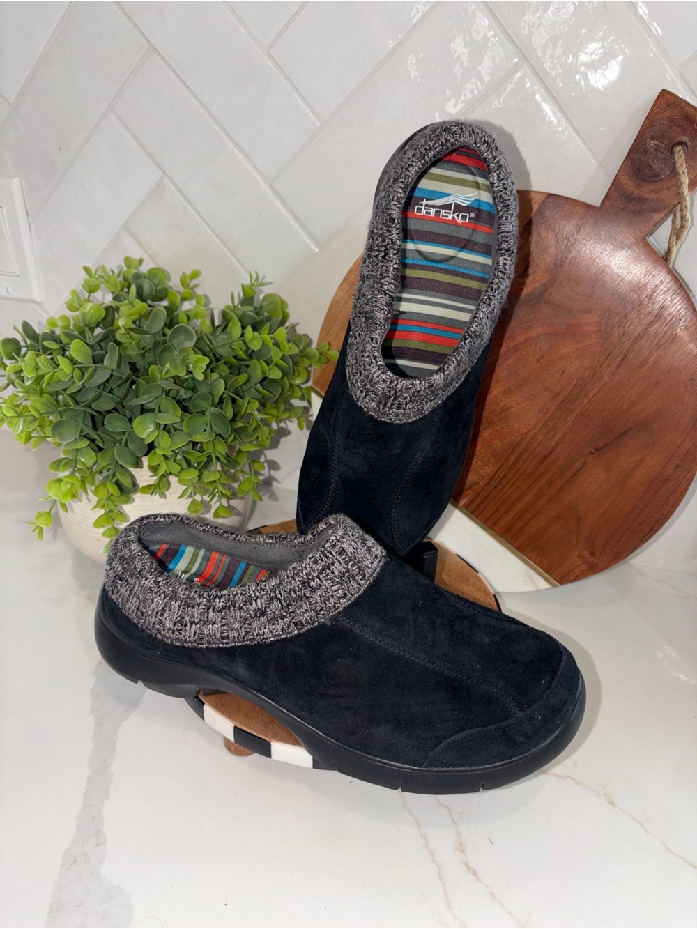Dansko Eartha Shoes 42 EU 11 US Mule Clog Slip On Comfort Suede Leather Black